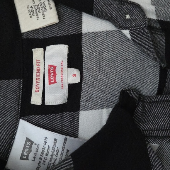 Levi's Checkered Boyfriend Shirt - Picture 3 of 6
